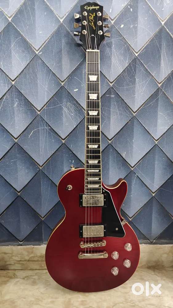 Epiphone lespaul Modern guitar with Gator Hard case-65k