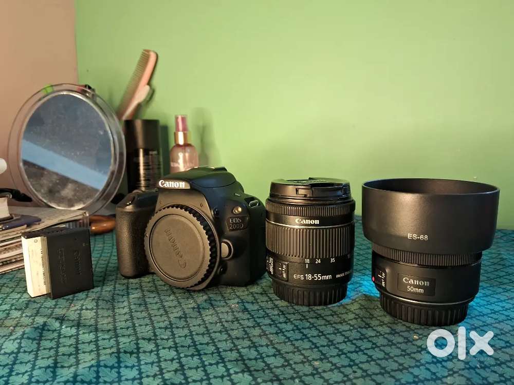 Canon EOS 200D