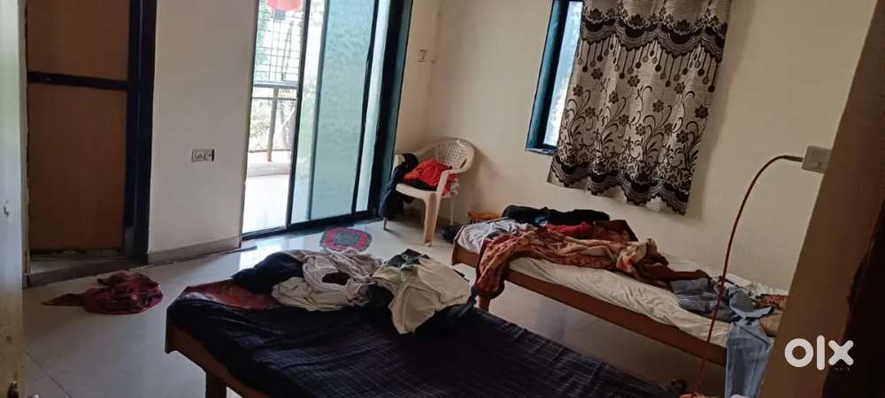 Roommate ( 3 person)