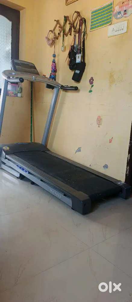 Blue star ac 1.5 ton ac andTreadmill urgent sale