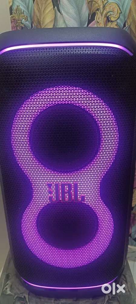 JBL sond box party wear