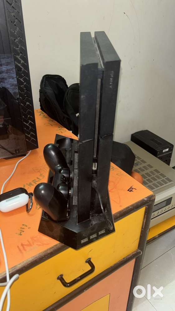 PS4 with Cooling Tower & 1 Controller