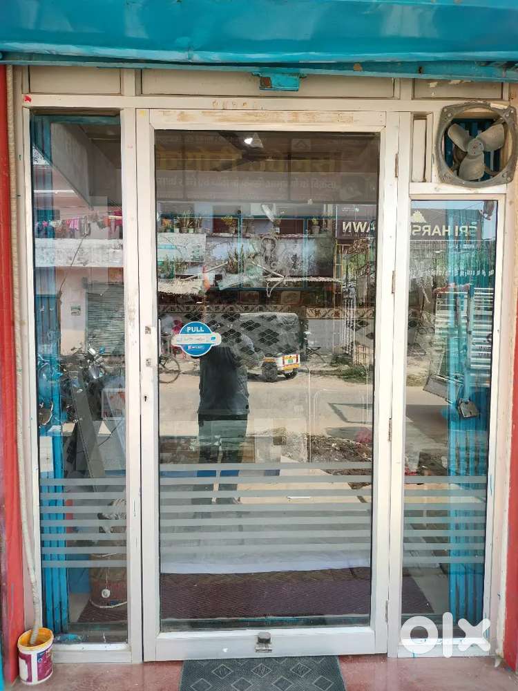 Aluminium glass door