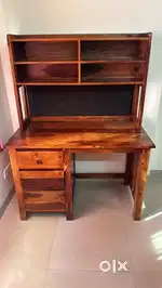 Solid sheesham study table