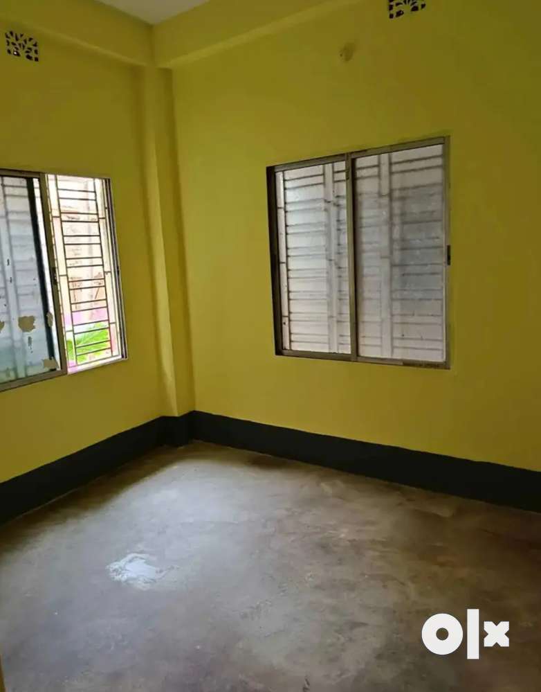 Net cement floor 2ROOM House Available for rent at Dum Dum Metro