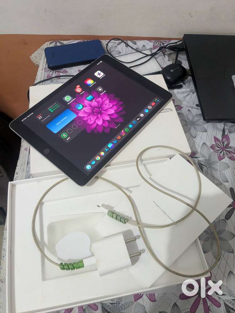 I Pad 9th Generation with Original Charger and Box