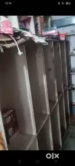 बिक्री के लिए 3 फर्नीचर हैं दुकान में माल जमाने के लिए बेस्ट है
