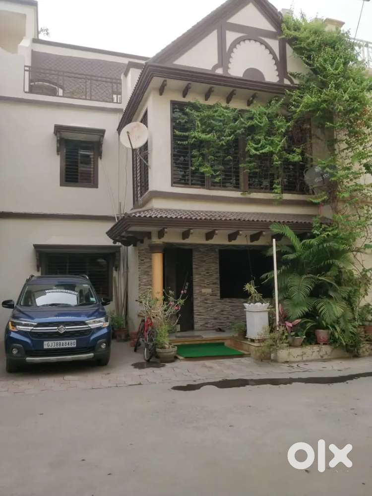 BUNGLOW AVAILABLE ON SELL