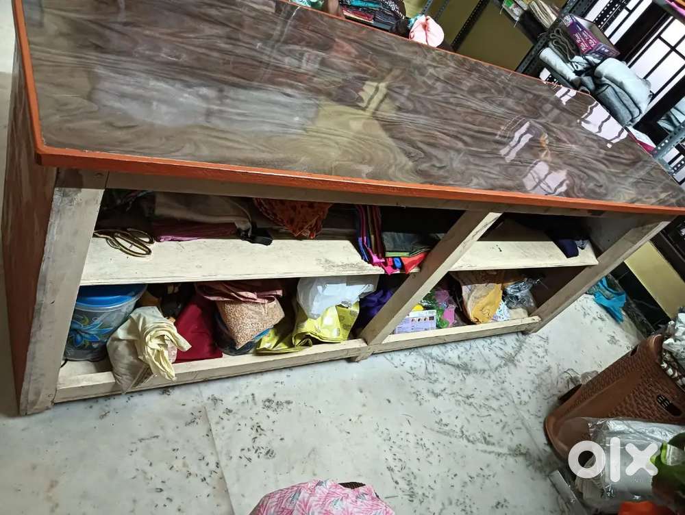Shop clearance sale