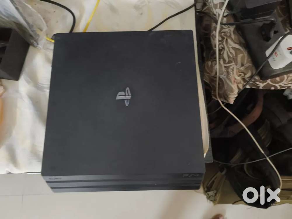 Sony PS4 Pro 1TB  Excellent Condition  With Controller & Cables
