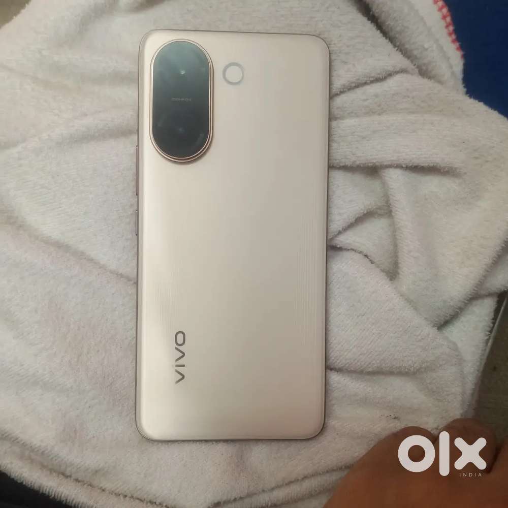 Hii I m selling my vivo v60e just 3days old