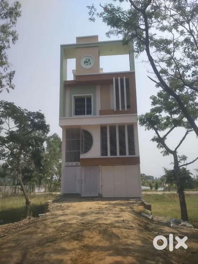 कांठ रोड पर CNS एकेडमी के पास कुचाबली में अगवानपुर चौराहा से आगे शॉप