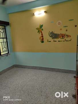 1BHK flat for single girl.