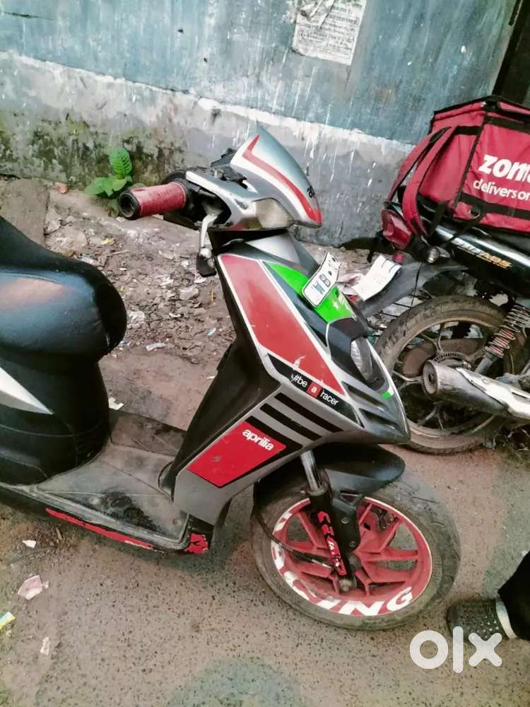 Aprilia sr 150 race edition