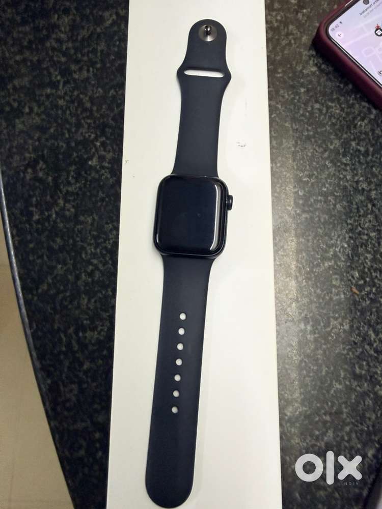 Less used Apple watch SE 2nd gen 40mm gps
