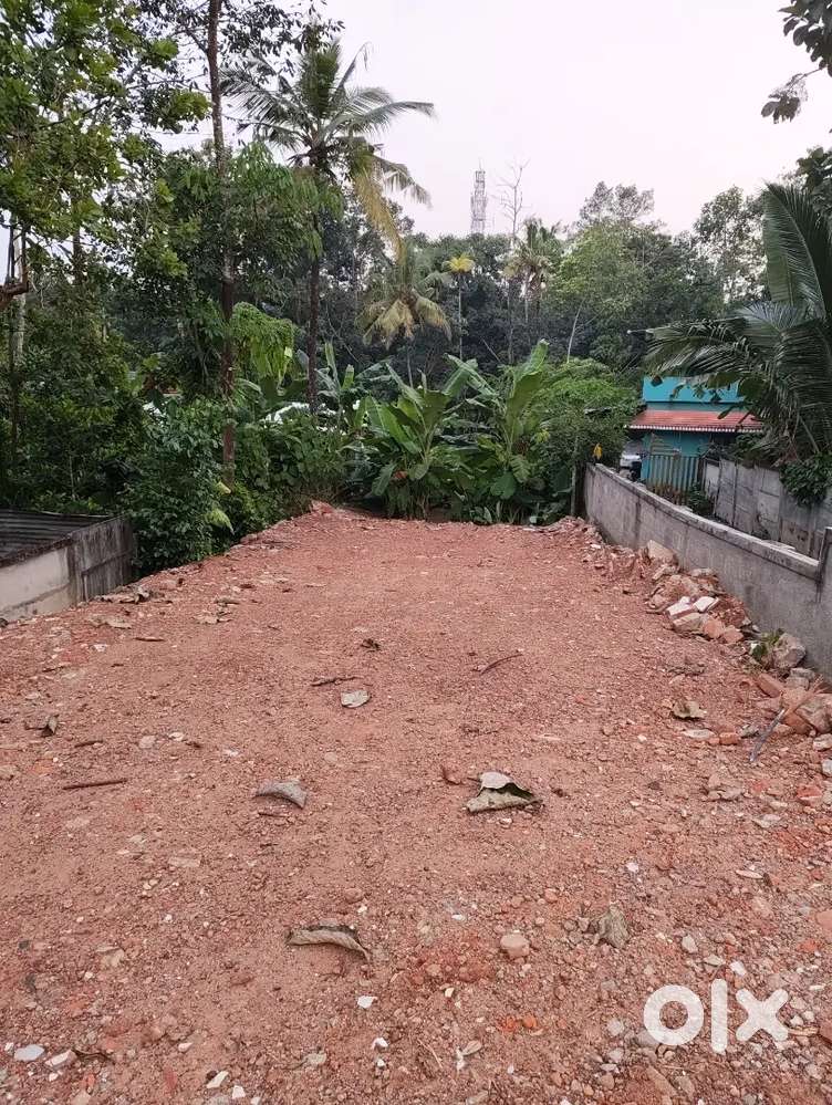 15 Cent/ 10 Cent Plot for sale.