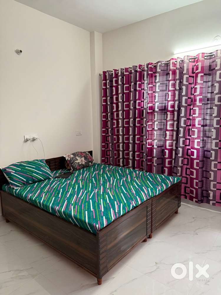 PG ROOMS FOR BOYS & GIRLS