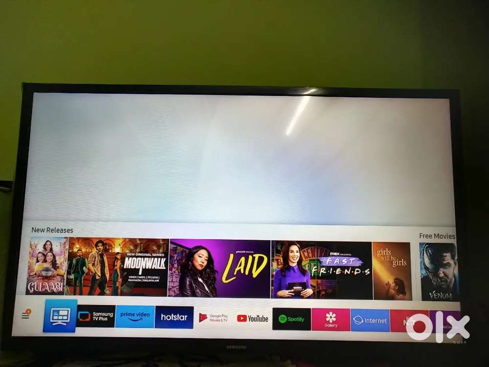 Samsung 32 inch Smart tv with warrenty