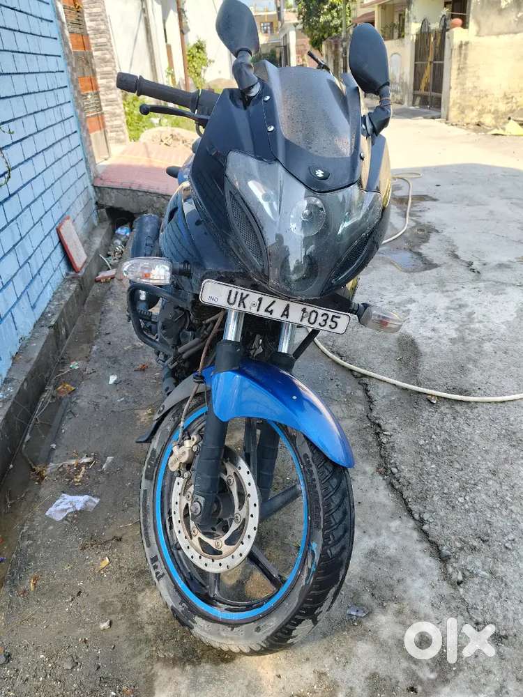 Bajaj pulsar blue black