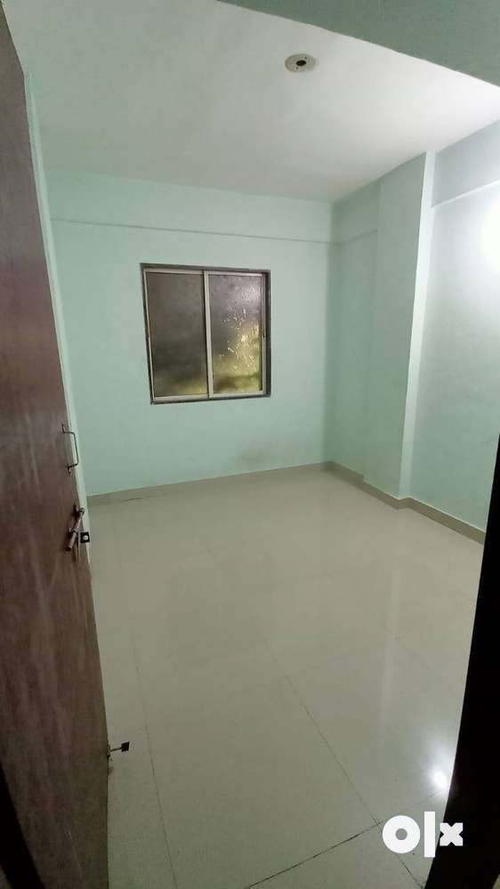 1 BHk immediate possession for Working Bahelors only  no restrication