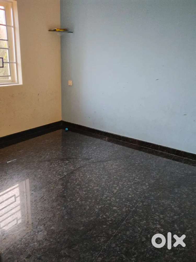 1 year old house for rent in 1st floor