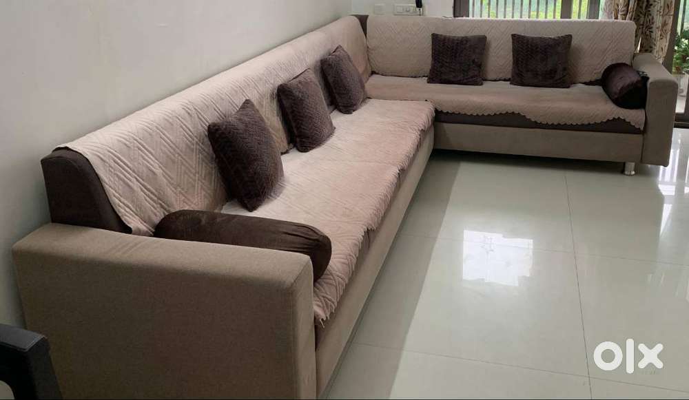 L-Shaped Sofa Set in Excellent Condition – Hardly Used