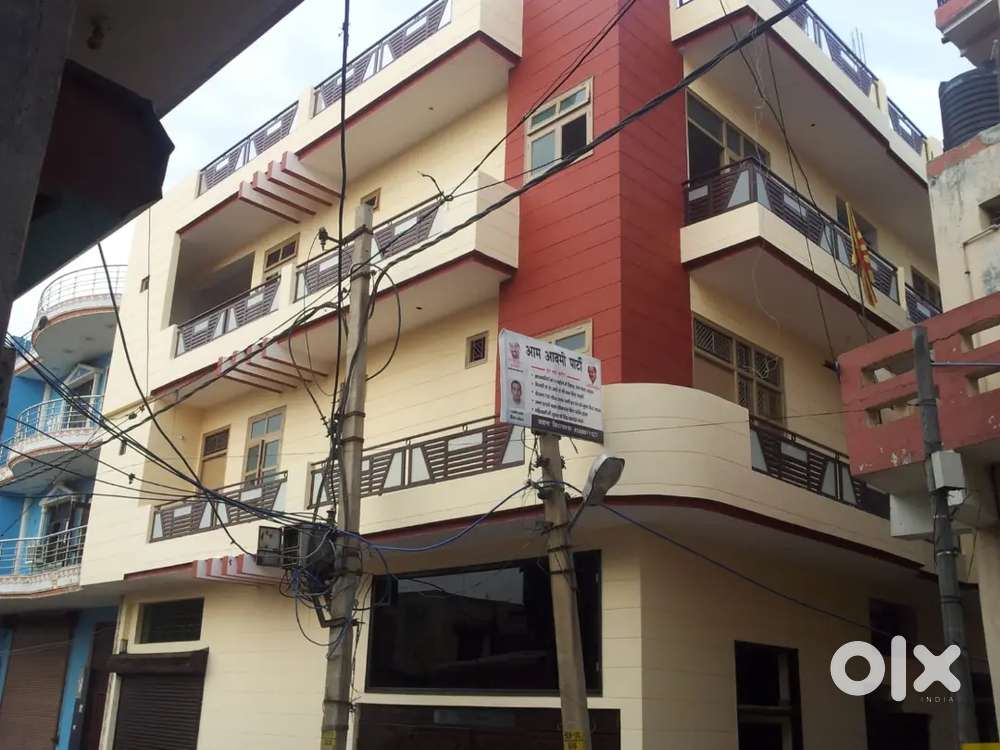 Newly built house 24&7 DJB water, electricity, Indoor Bike parking .