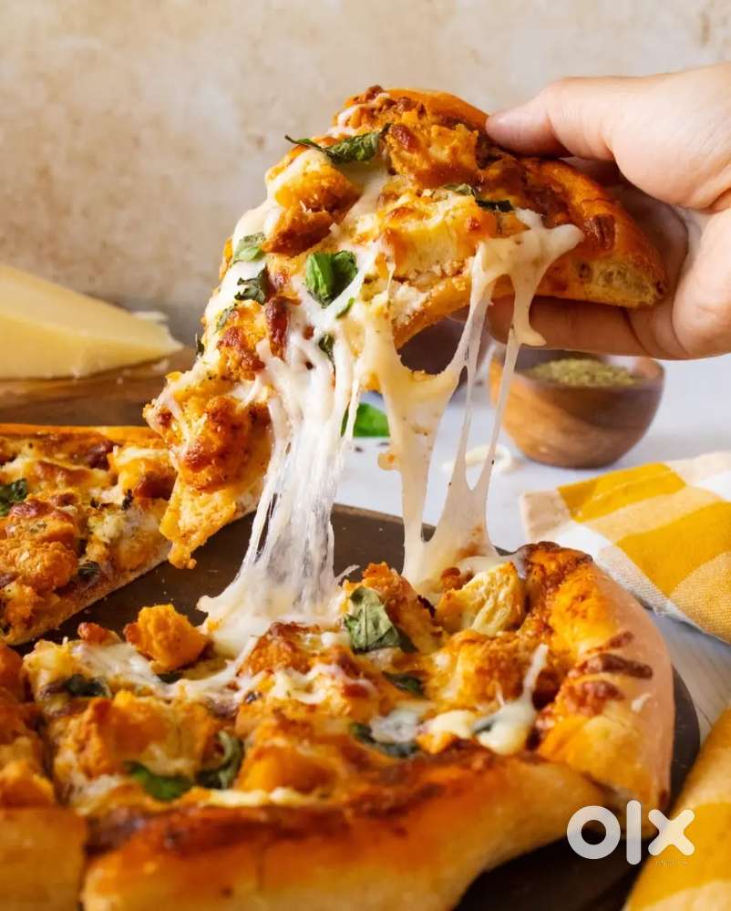 We are looking for pizza food courier driver ⁷⁷