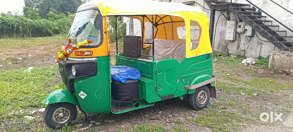 Par Day me 2000, 3000 kaam do koi ,  mere pass auto rickshaw