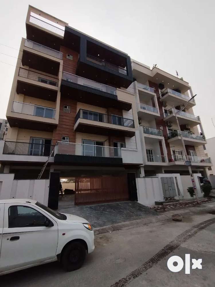 Ready to move 4BHK Floor available for sale