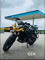 Gaadi mein koi kaam nhi hai paiso ki zrurat hai isiliye bech rahe hai