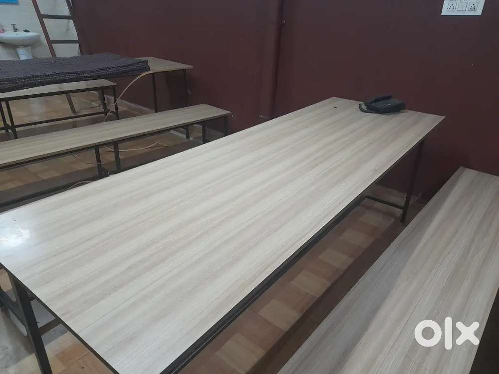 Table and bench for pg/restaurant