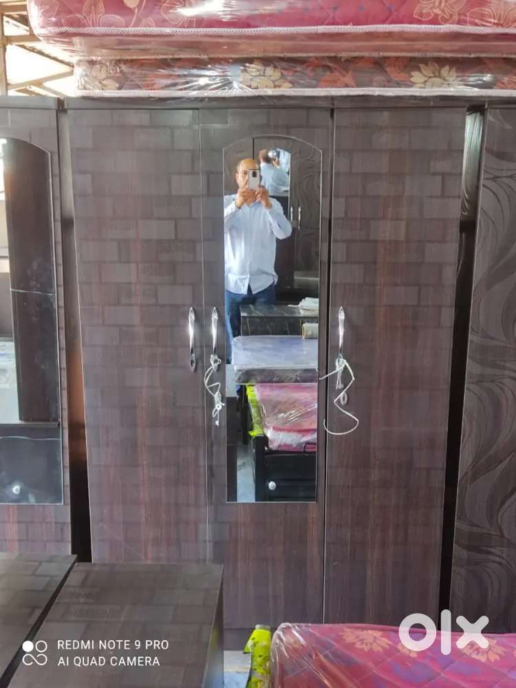 It's New manufacturing 3 door wardrobe