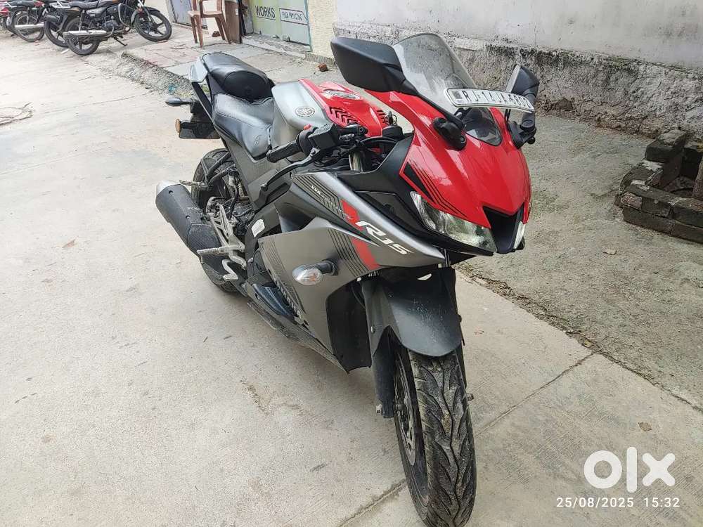 Yamaha R15 V3