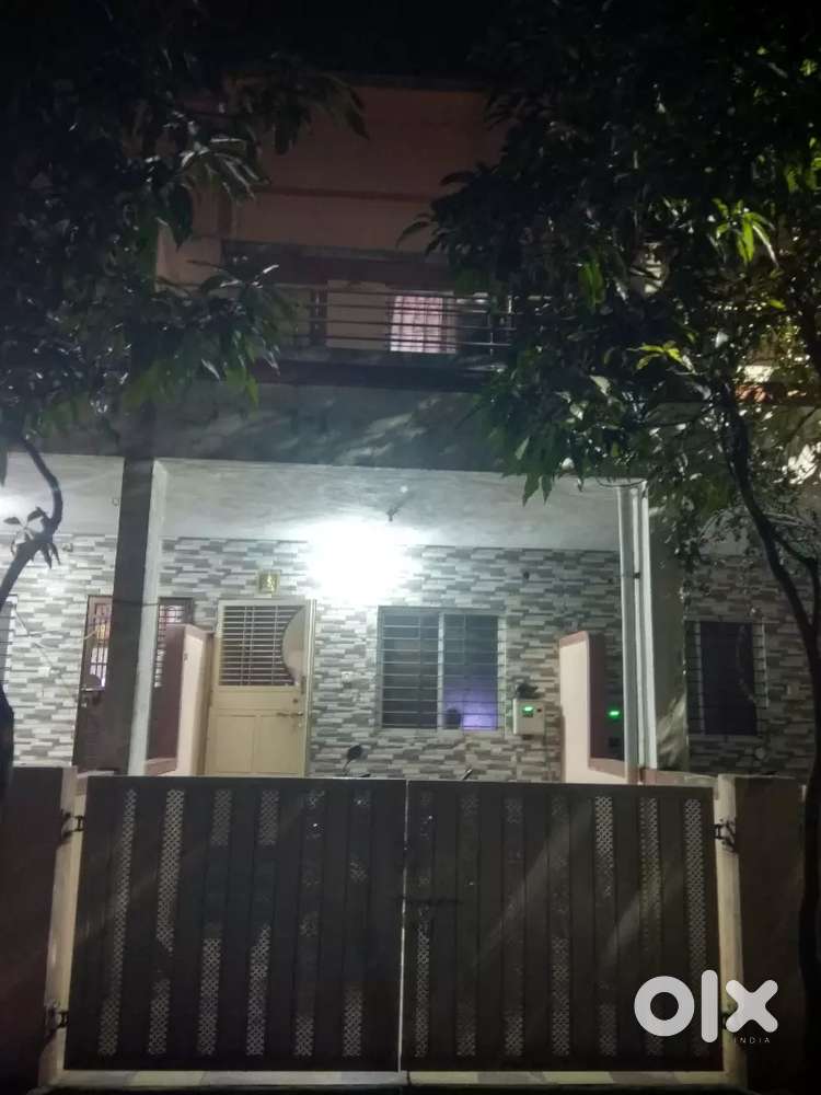 2bhk row hou. For rent