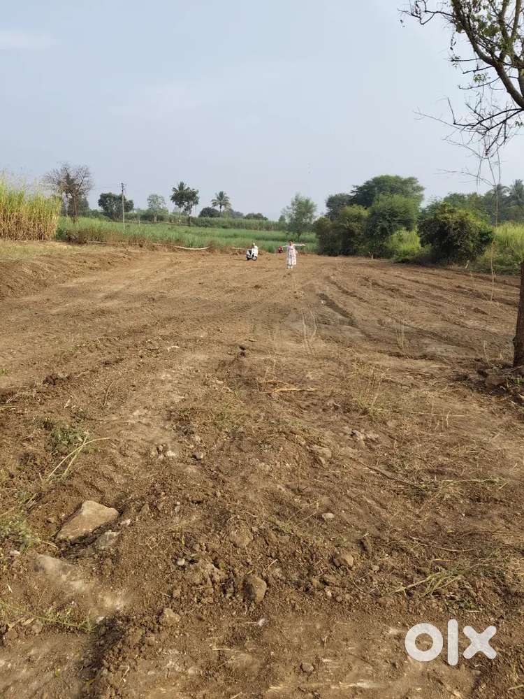 सातारा ST स्टॅन्ड पासून 15 मिनिटाच्या अंतरावर 10 गुंठे NH 4 जवळ भरतगाव