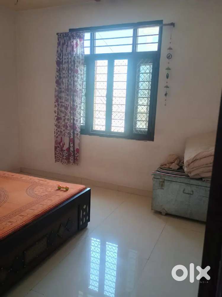 फ्लैट इन अपार्टमेंट