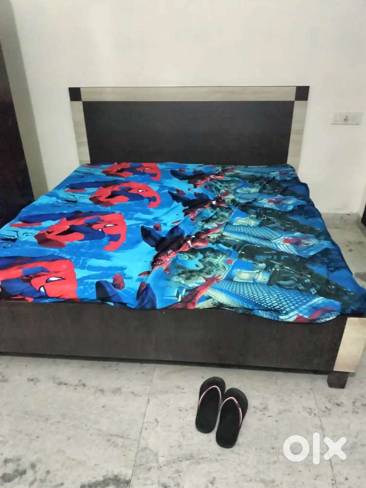 Room on rent near celebration mallvery near shivala market