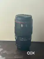 There is no single scratch on lens. There is no bill box.