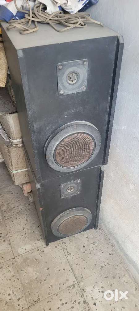 Spekar On Condition 2 Pis wooden Box top Condition