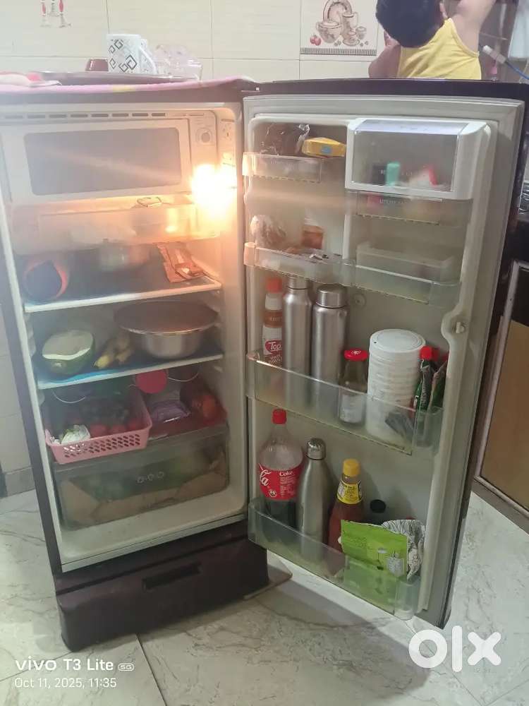 LG FRIDGE .. EXCELLENT CONDITION