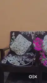 Sheesham wooden sofa set 5 seater in excellent condition
