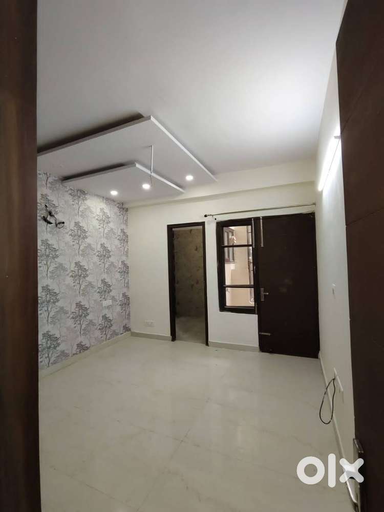 3bhk metro town 132 gaj 3rd floor 17000