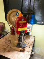 Terminal crimping machine