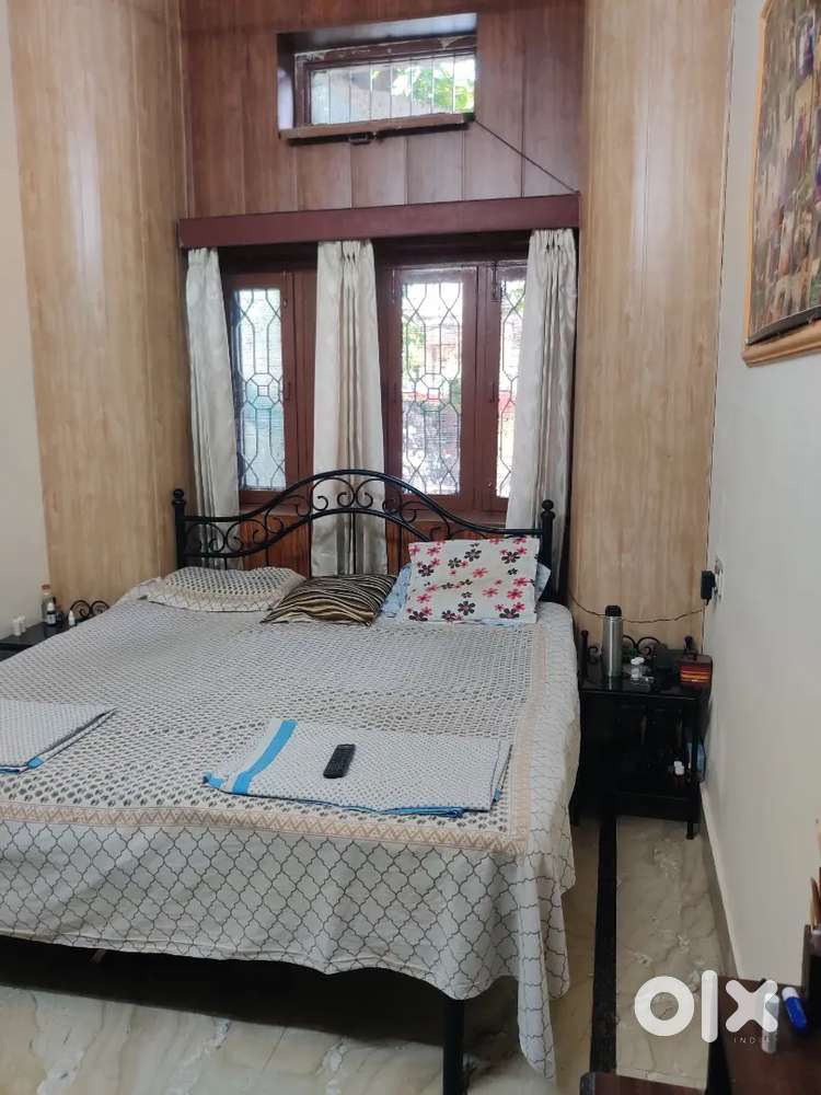 Independent 5 bedroom house at Clock Tower for PG Hostel Dehradun