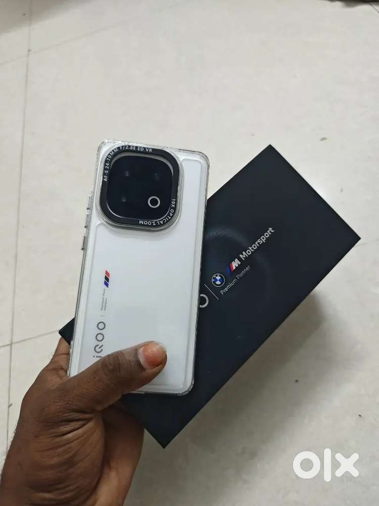 Iqoo 13 - Snapdragon 8 Elite 12/256 in full kit fresh Exchange OK