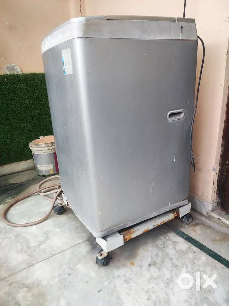 LG 6.2 Kg Fully Automatic Top Load Washing Machine Silver