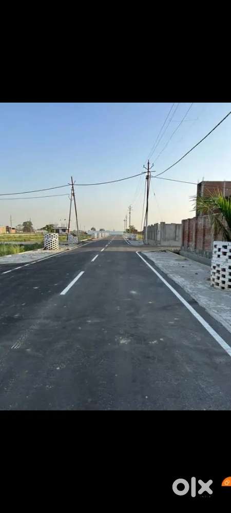 Kanpur naubasta Galla Mandi ke aage flat Le uriyara Chauraha on highwa