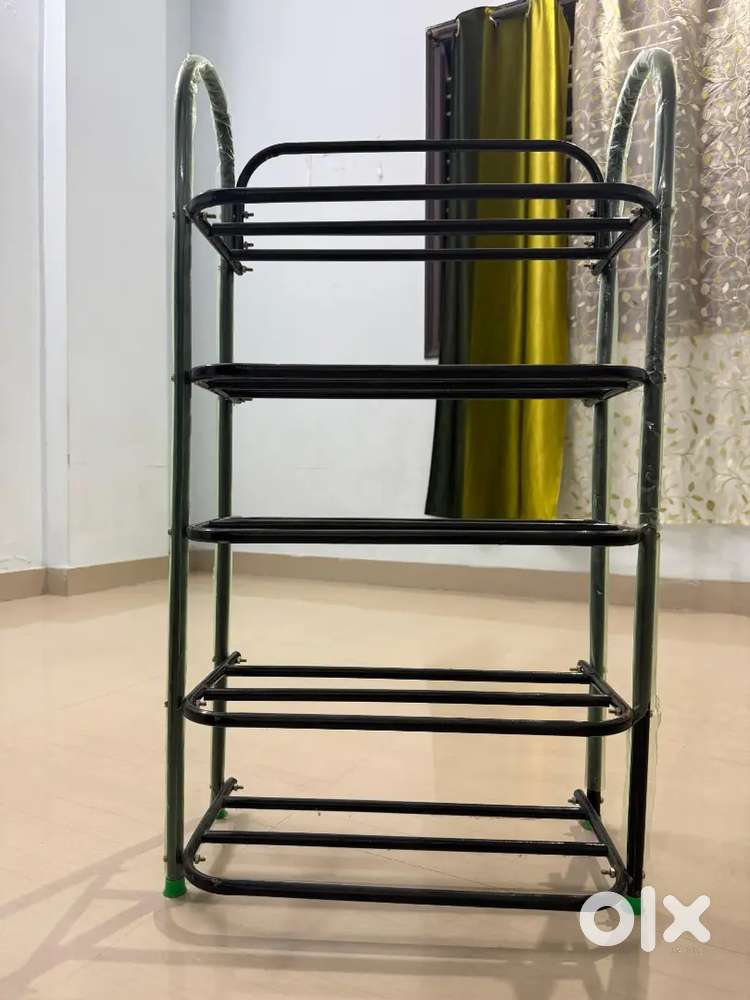3 Items:Metal shoe rack(5 shelves)+ Braided floor carpet+ Office chair