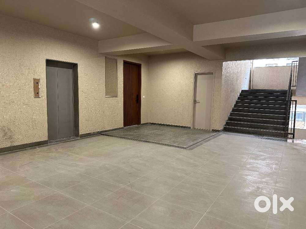 Luxurious 4.5 BHK Flat for Sale  Ready Possession